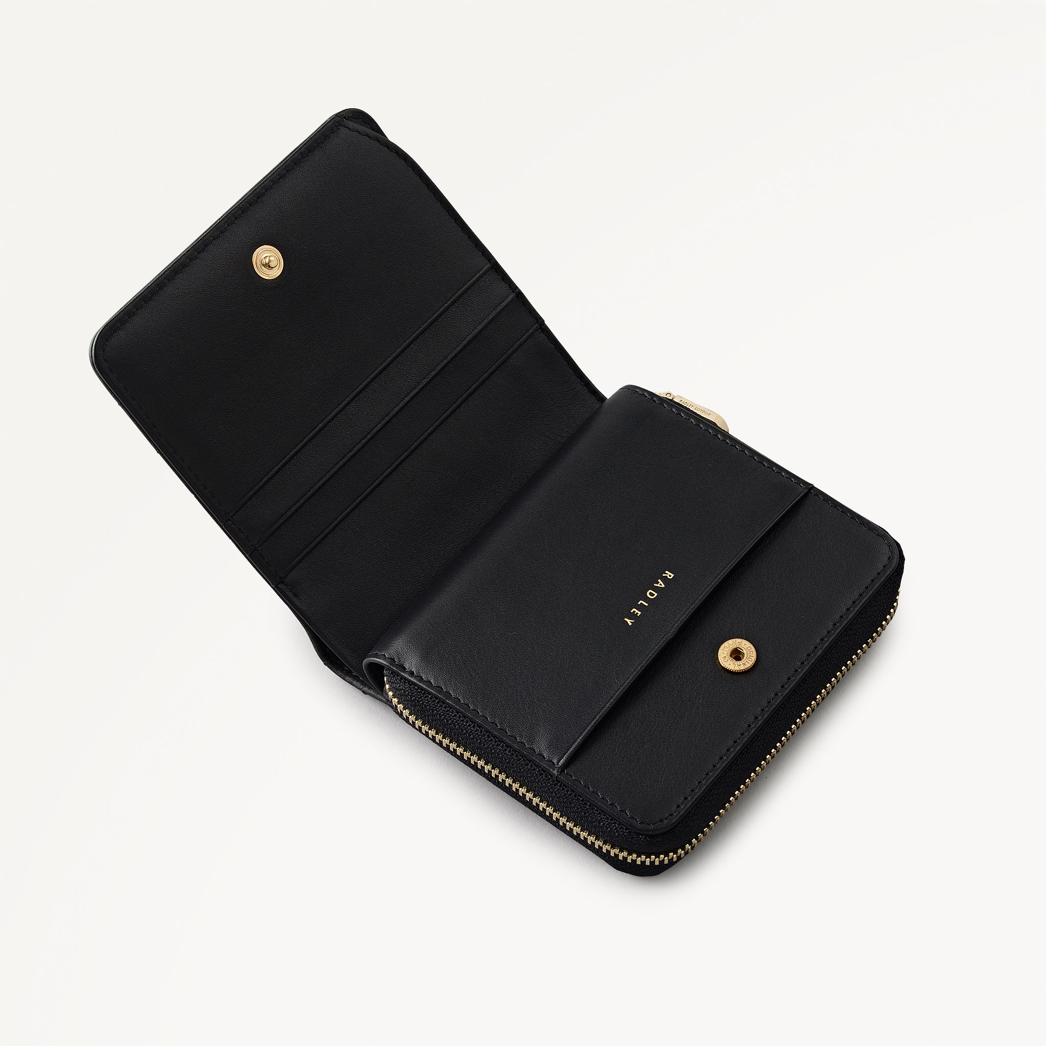 Dukes Place - Quilt Medium Zip Around Purse Black - 113166