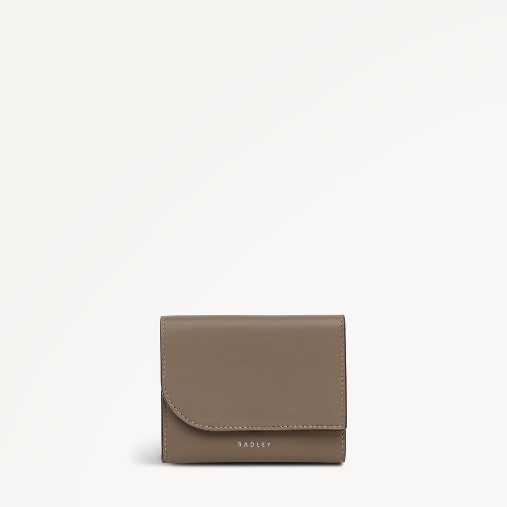 Pockets Small Trifold Purse Coffee - 113181