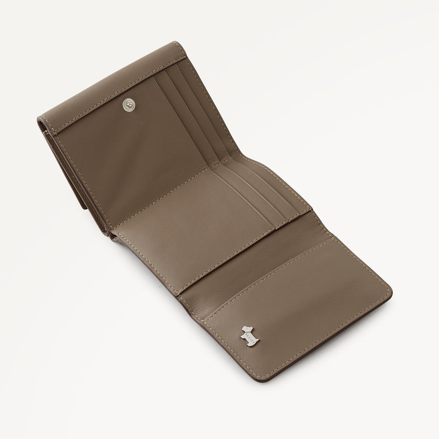 Pockets Small Trifold Purse Coffee - 113181