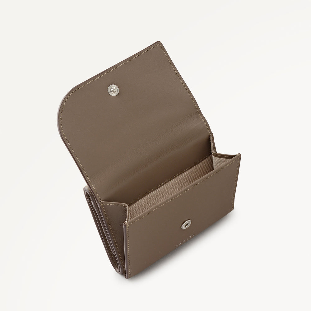 Pockets Small Trifold Purse Coffee - 113181