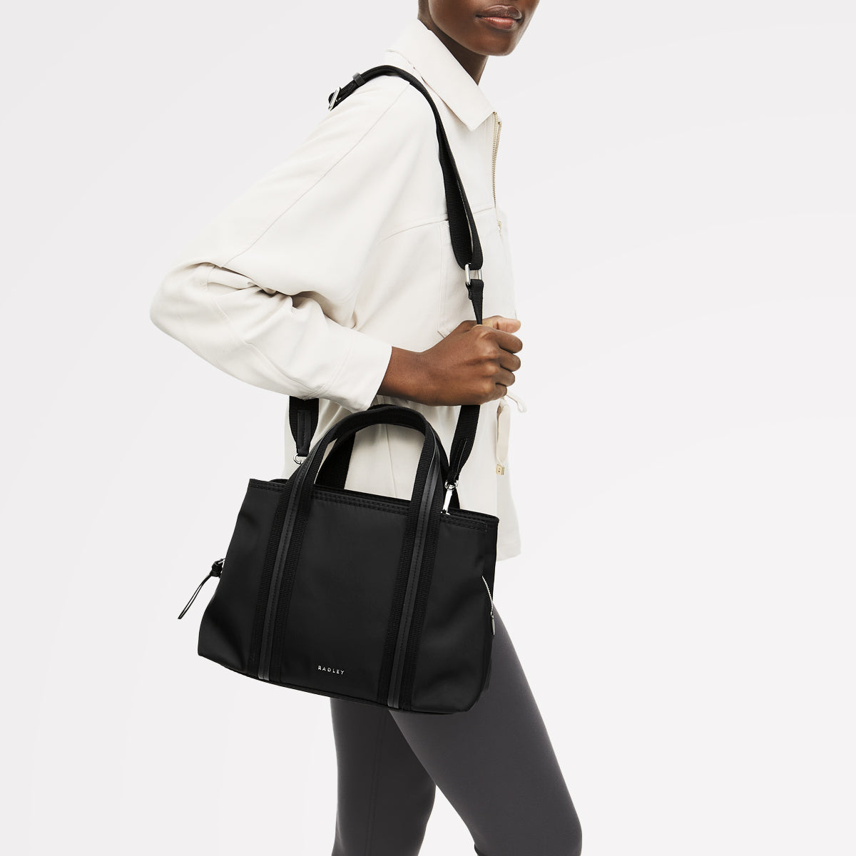 Black Medium Ziptop Grab Bag | Halley Row SS26 | Radley London