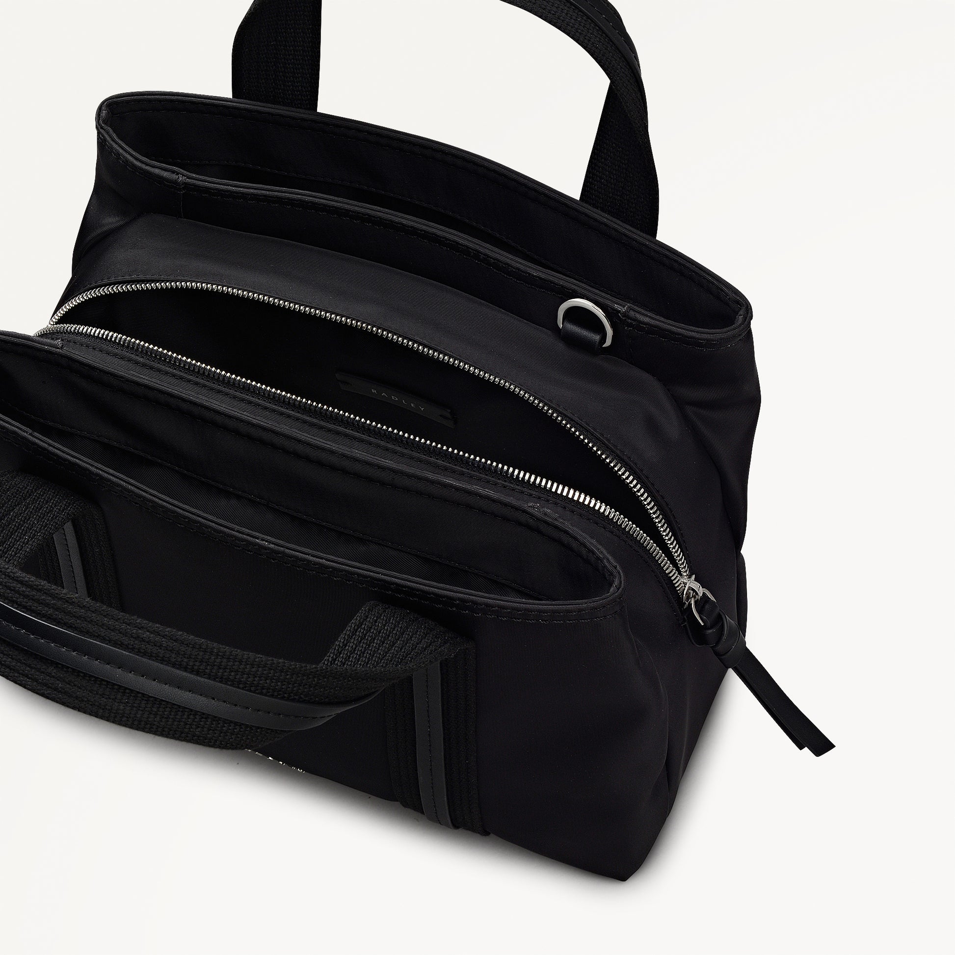 Halley Row Medium Ziptop Grab Black - 113235