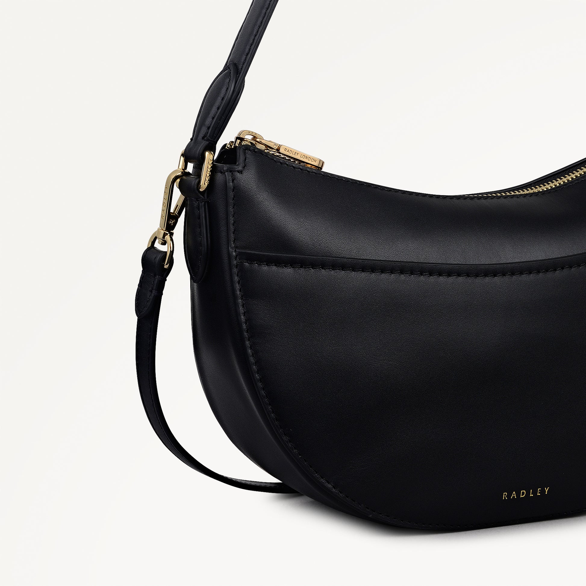 Portland Way Small Ziptop Shoulder Black - 113292