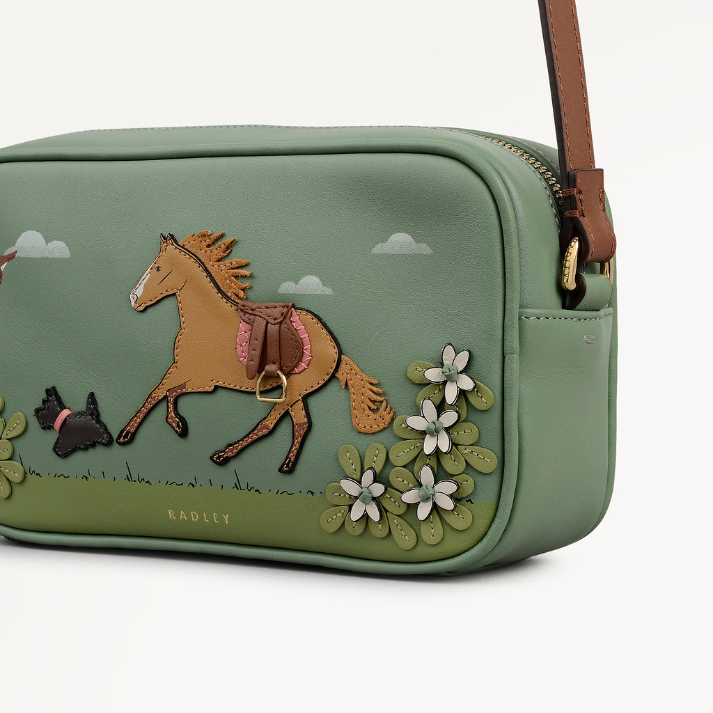 Lunar New Year - Ss26 Small Ziptop Cross Body Pistachio - 113299