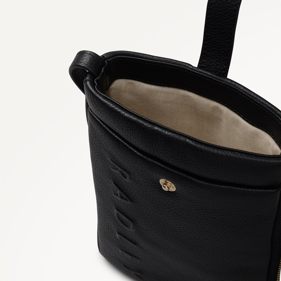 Ridgeway Gardens Medium Phone Cross Body Black - 113347