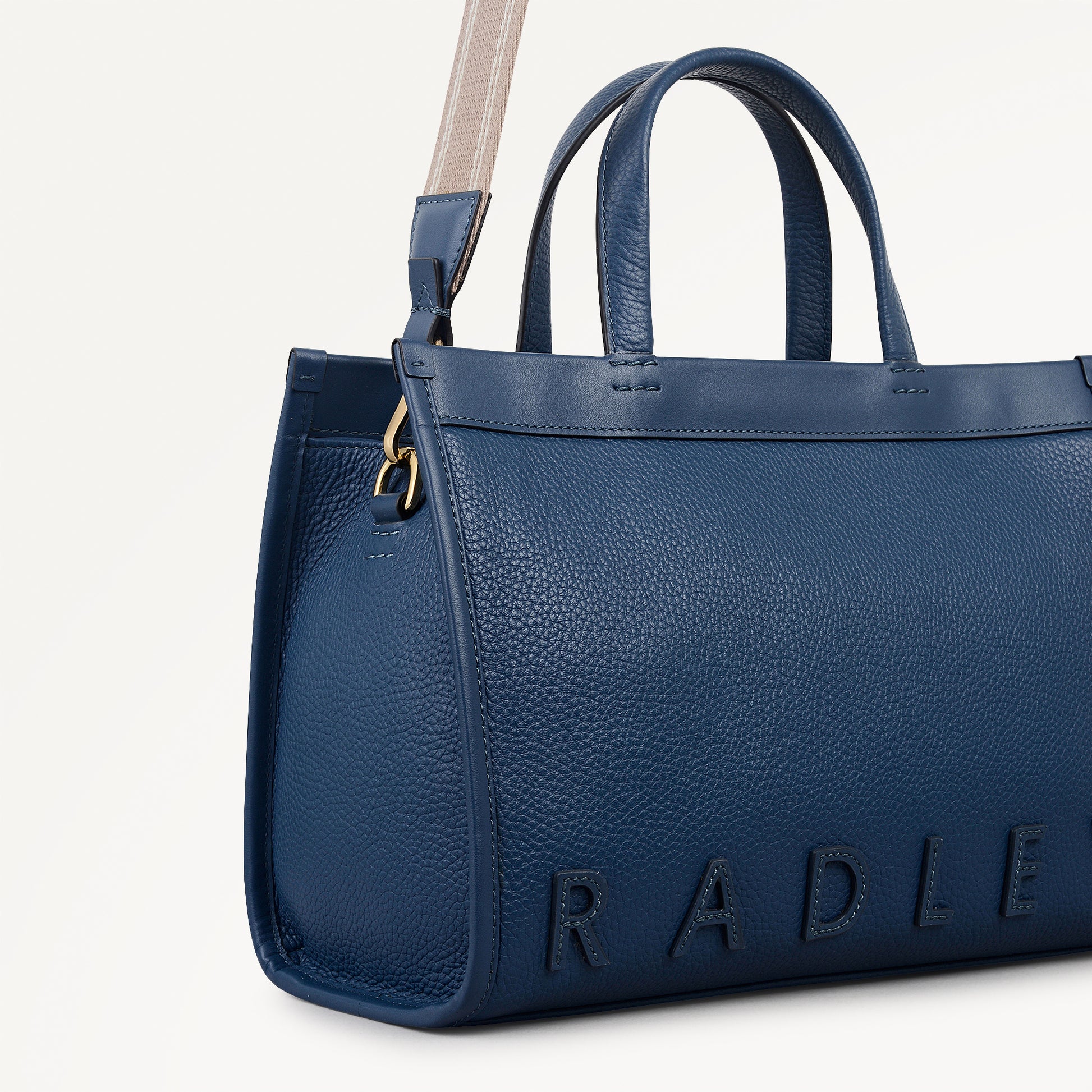 Alba Place Small Ziptop Grab Utility - 113400