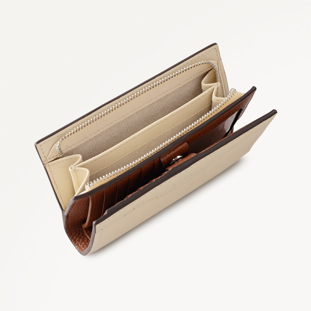 Albany Avenue Medium Bifold Purse Salt - 113424