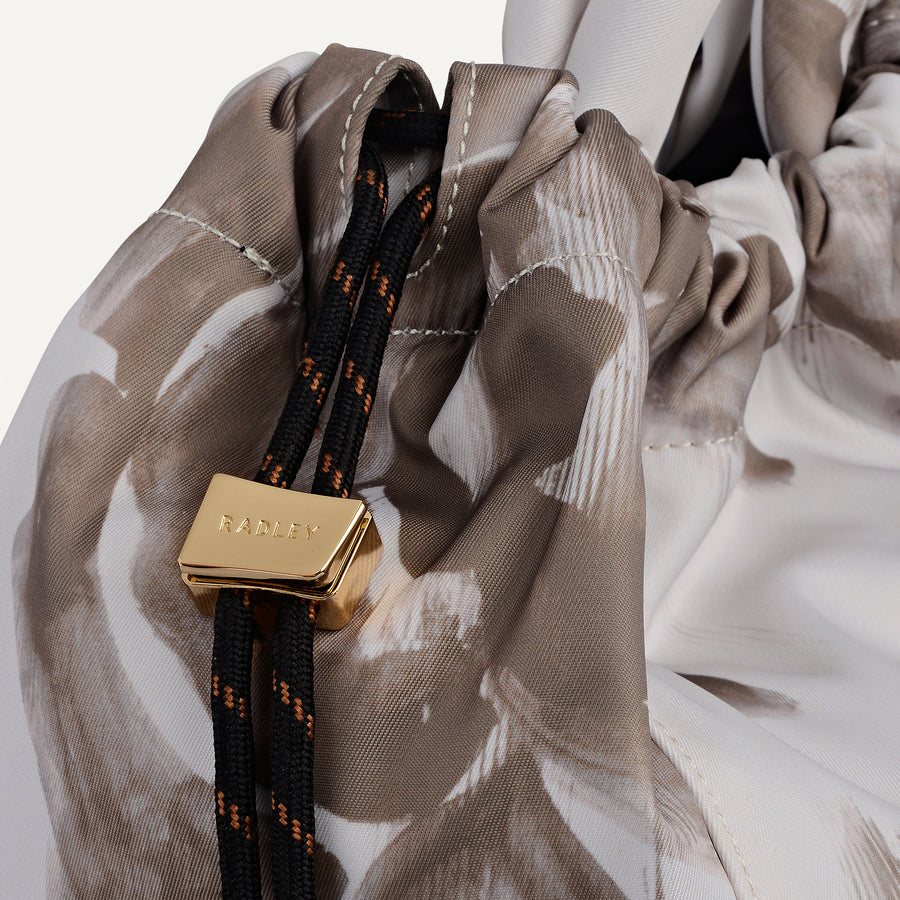 Eden Row - Floral Small Ziptop Grab Salt - 113497