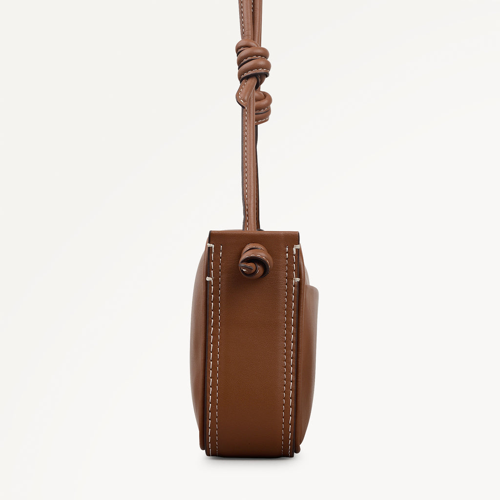 The Camden Small Ziptop Shoulder Cognac - 113560