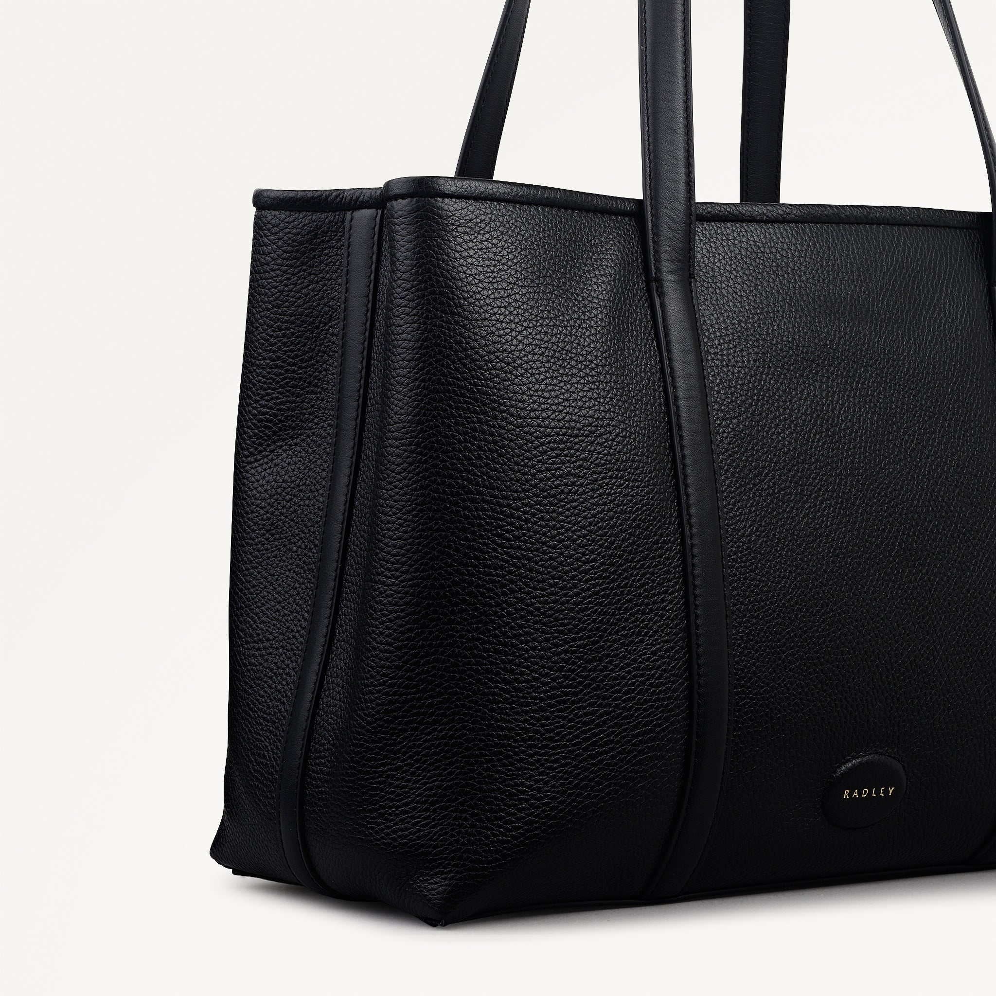 Chartfield Place Large Open Top Shoulder Black - 113626