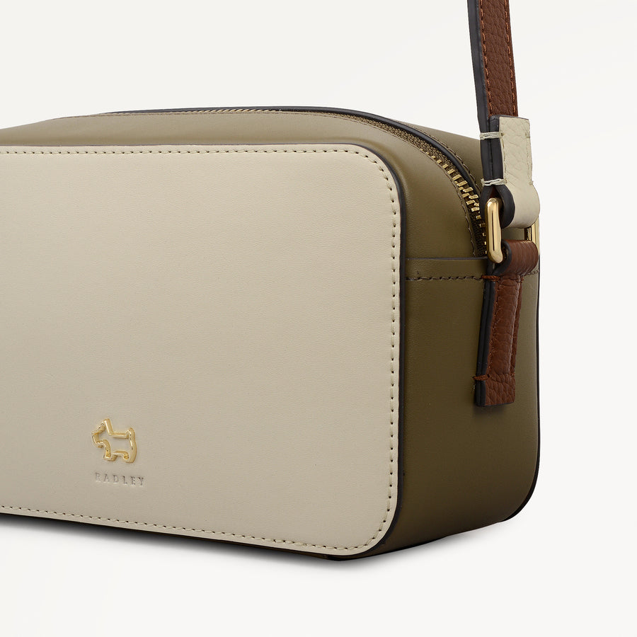 Beech Row - Colourblock Mini Zip Around Cross Body Salt - 113643