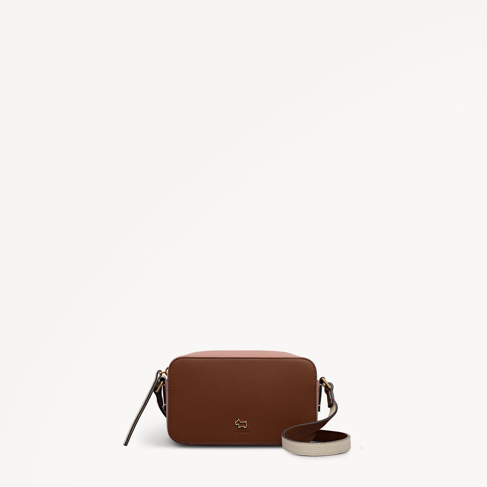 Beech Row - Colourblock Mini Zip Around Cross Body Cognac - 113644