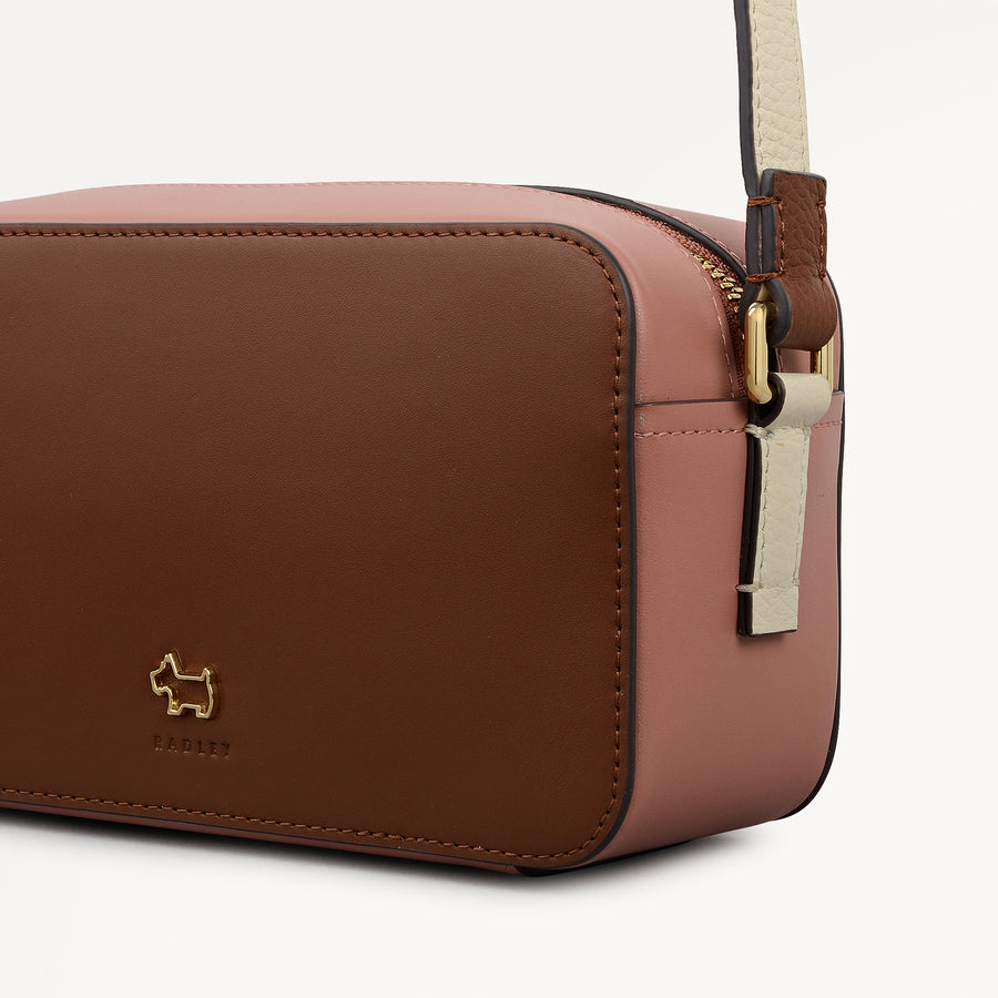 Beech Row - Colourblock Mini Zip Around Cross Body Cognac - 113644