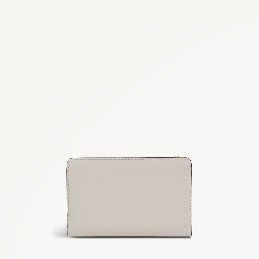 Spring Daze Medium Bifold Purse Snow - 113704
