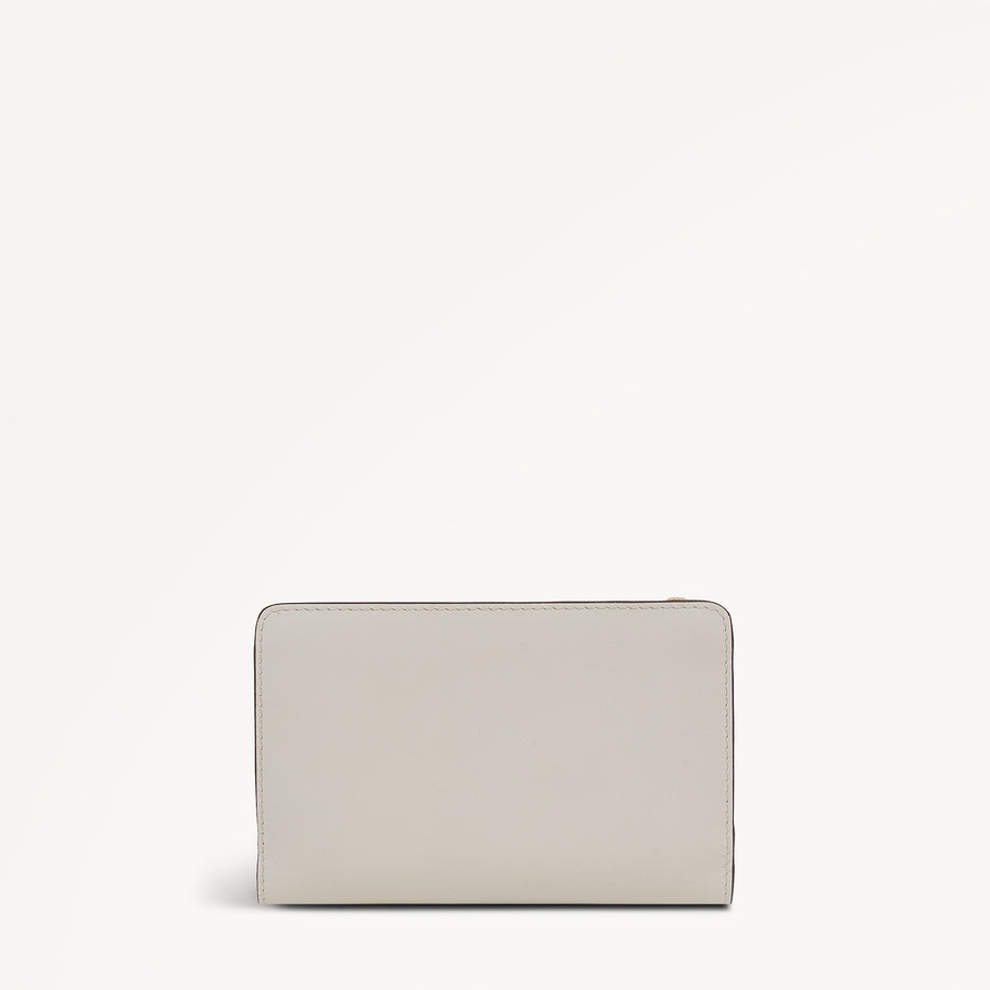 Spring Daze Medium Bifold Purse Snow - 113704