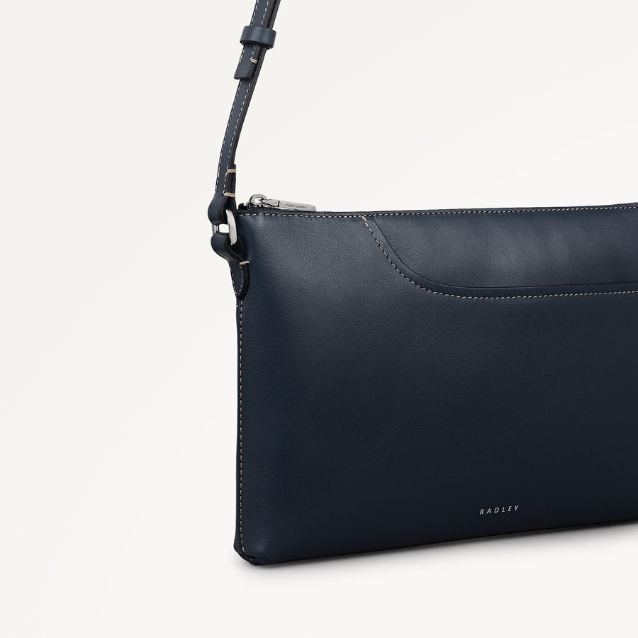Pockets Medium Ziptop Ew Cross Body Naval - 113822