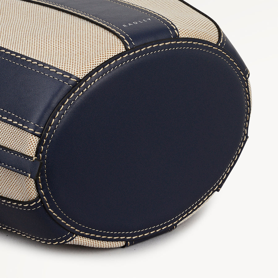 The Flora Medium Drawstring Cross Body Naval - 113830