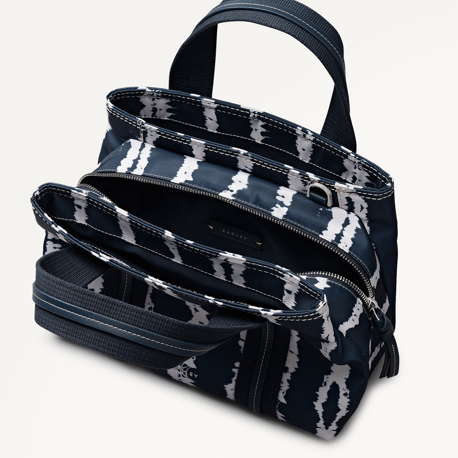 Halley Row - Tie Dye Stripe Medium Ziptop Grab Naval - 113846