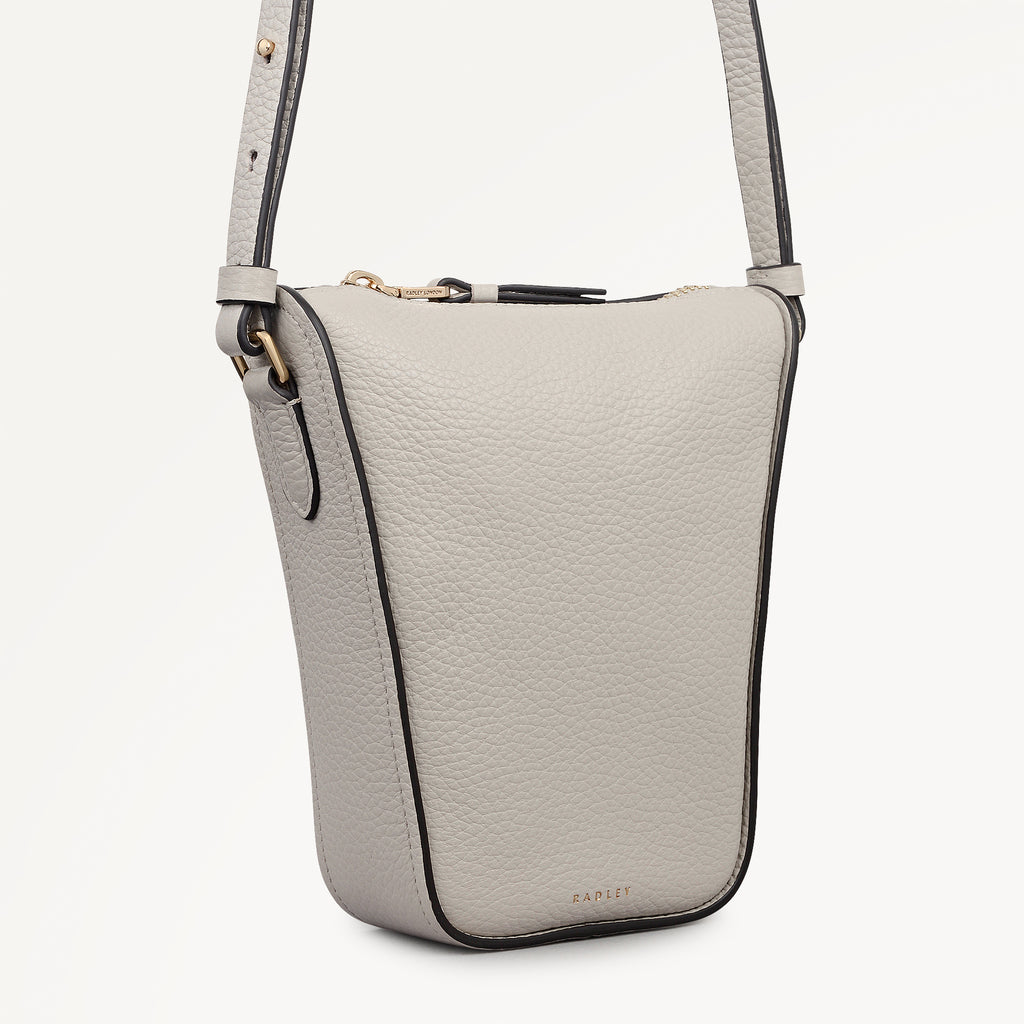 Oak Street Medium  Phone Cross Body Shell - 113870