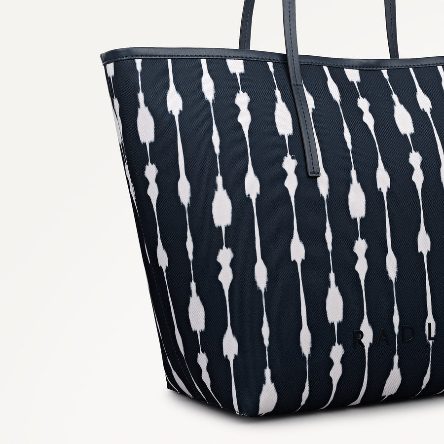 ADDISON TIE DYE STRIPE LARGE OPEN TOP TOTE NAVAL