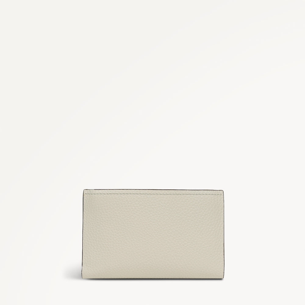 Luggage Lane Medium Bifold Purse Shell - 114106