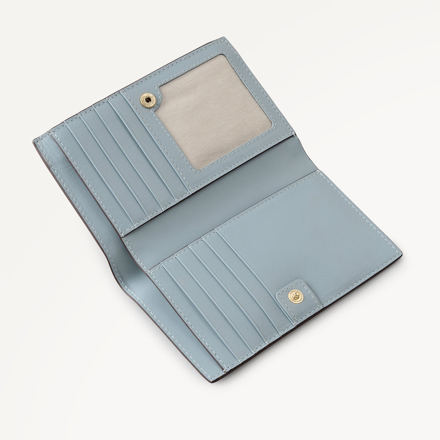 Luggage Lane Medium Bifold Purse Shell - 114106