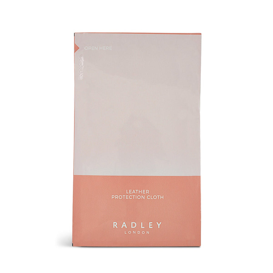 Product Care Fabric Leather Wipes in Pink - 11480