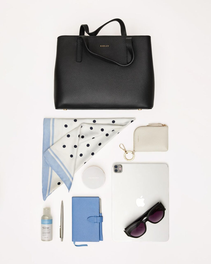 Dukes Place Leather Medium Ziptop Grab Bag in Black - 110419