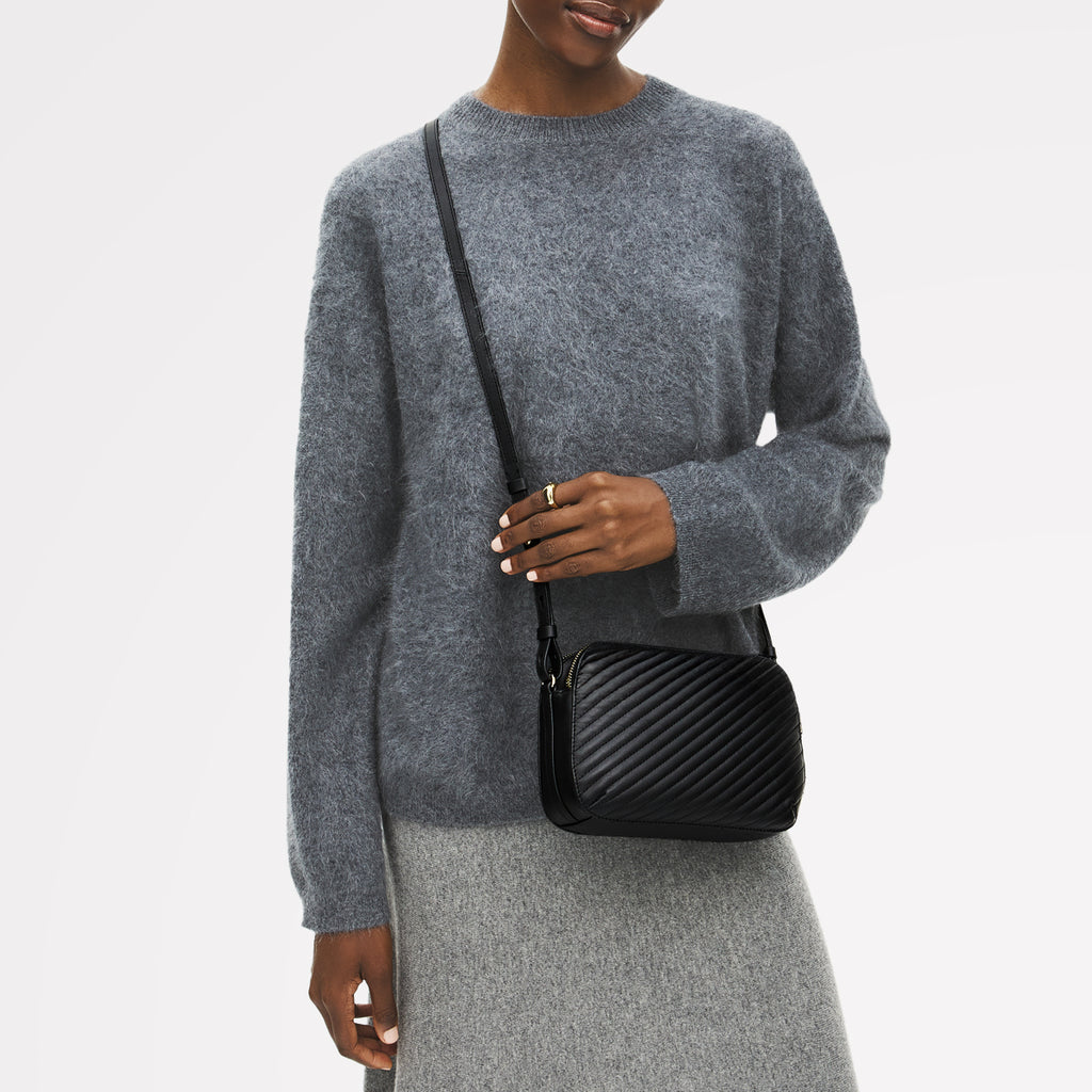 Dukes Place - Diagonal Quilt Medium Ziptop Cross Body Black - 113061