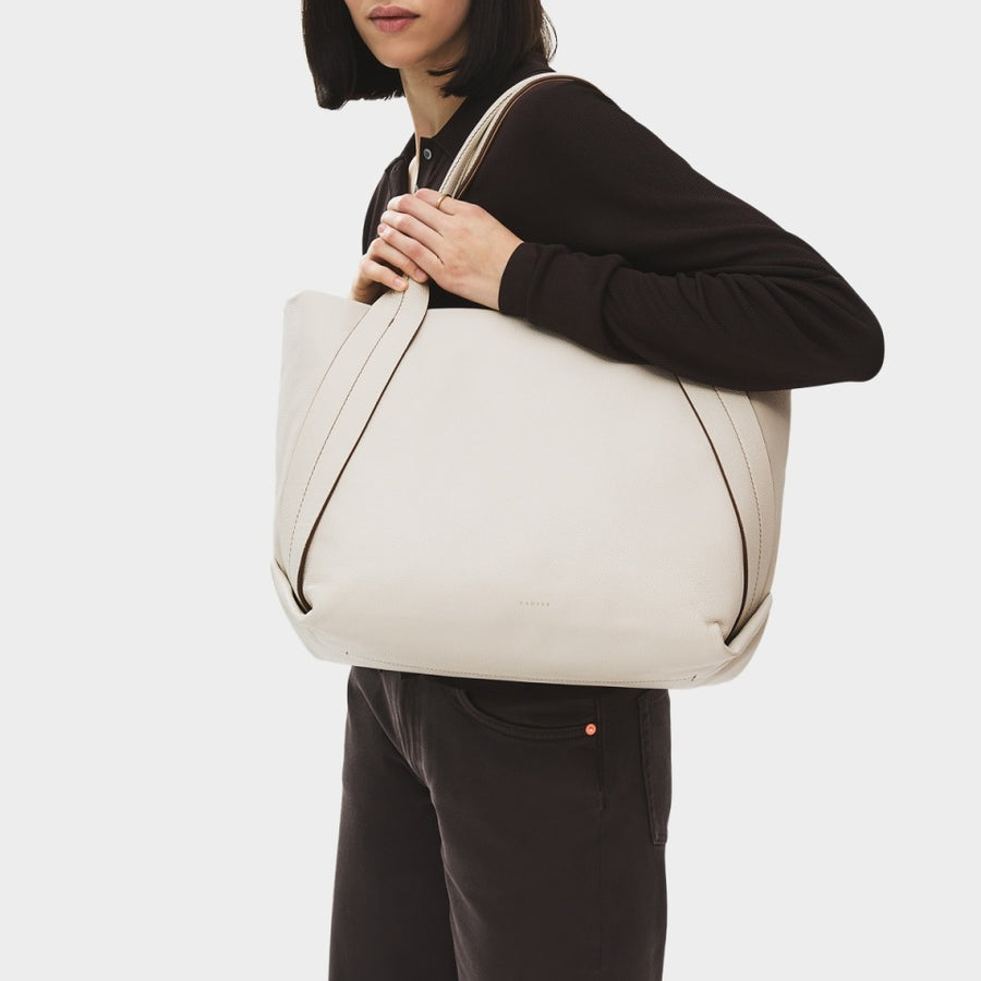 The Evie Large Ziptop Shoulder Salt - 113131