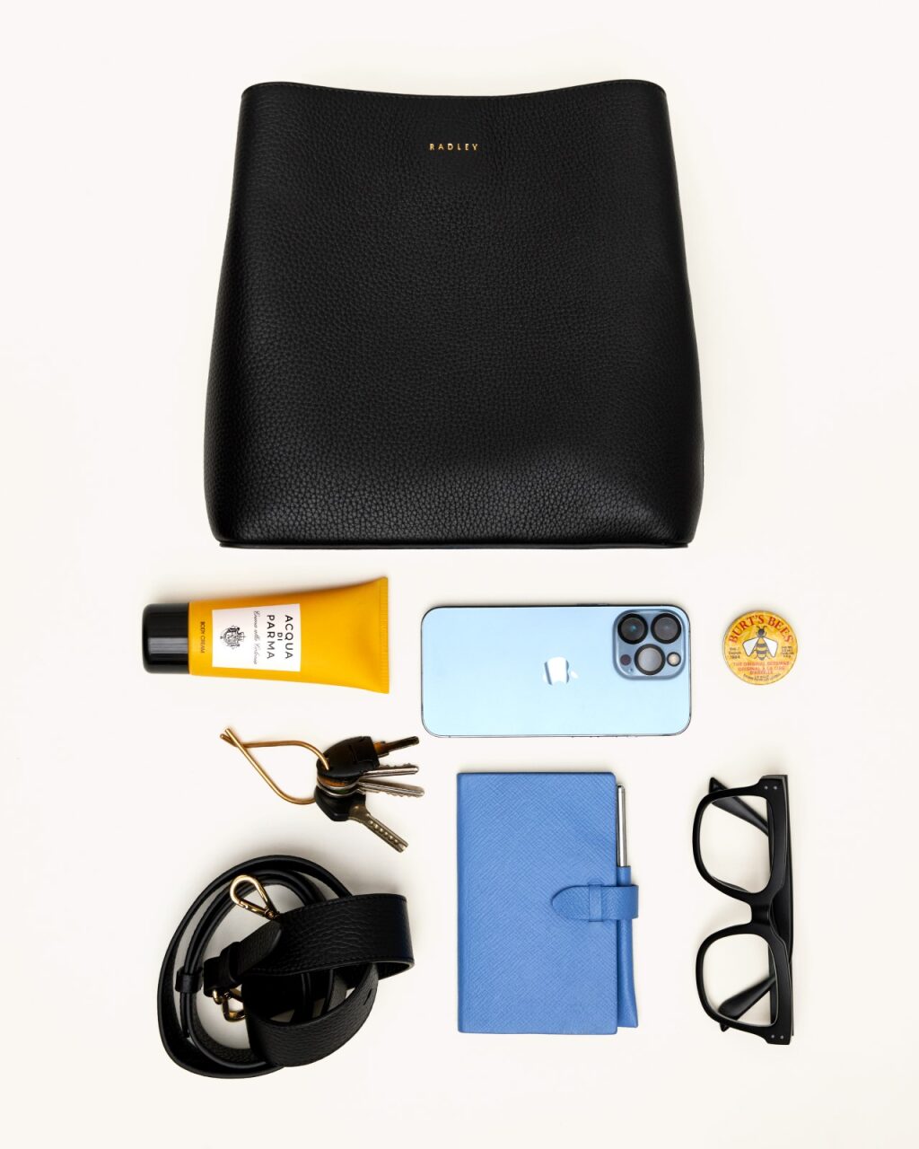 Dukes Place Leather Medium Compartment Crossbody Bag in Black - H2125001