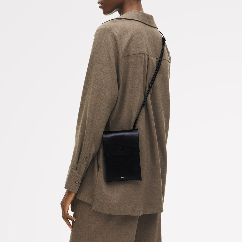 Mallow Street Medium Phone Crossbody Black - 113077