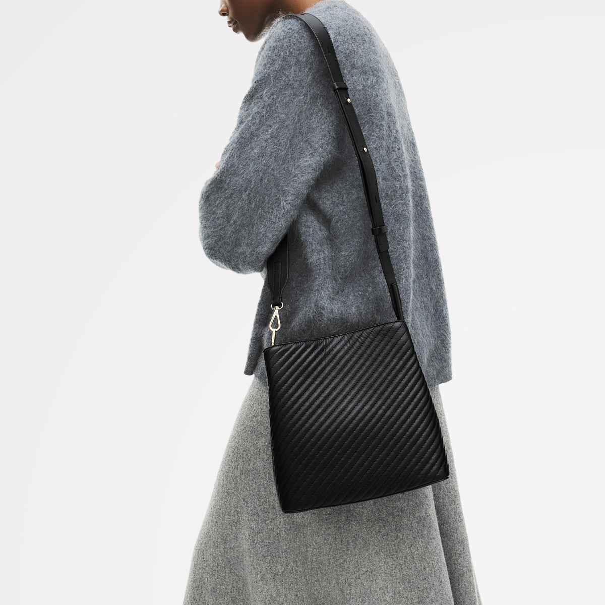 Dukes Place - Diagonal Quilt Medium Compartment Cross Body Black - 113062