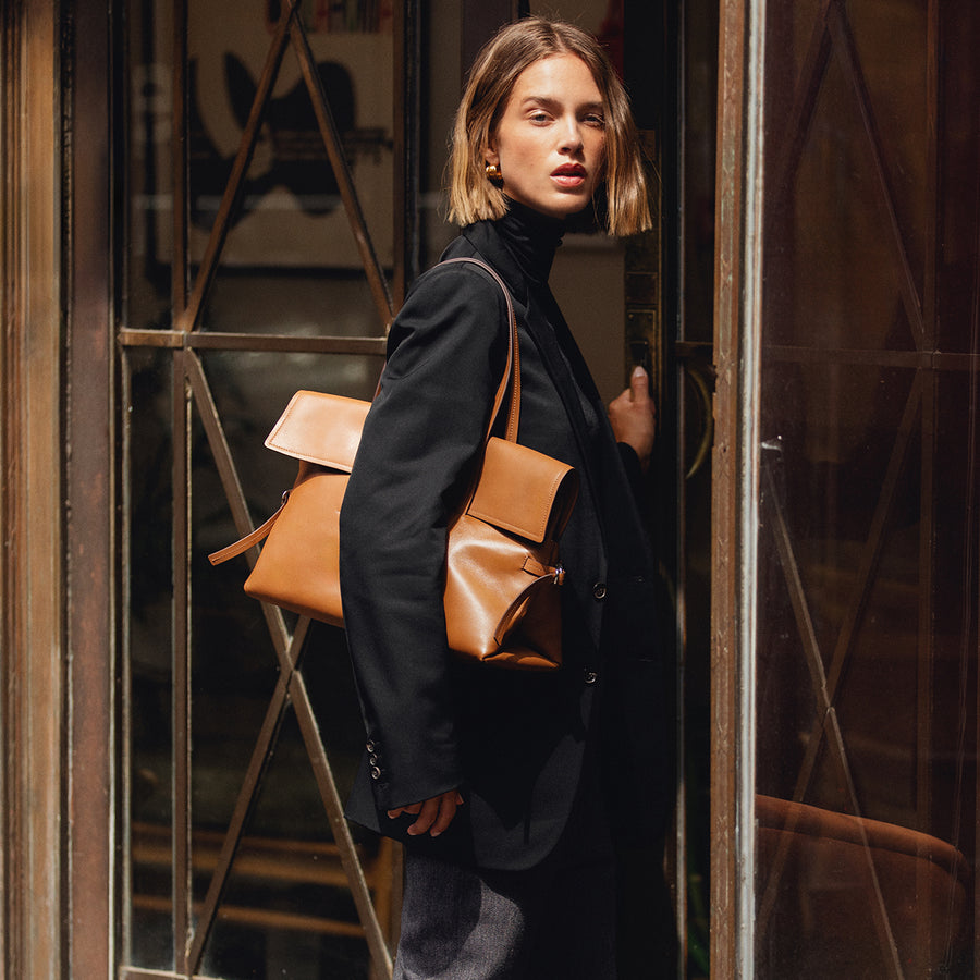 Fleet Street Medium Flapover Shoulder Bag in Toffee - 112188