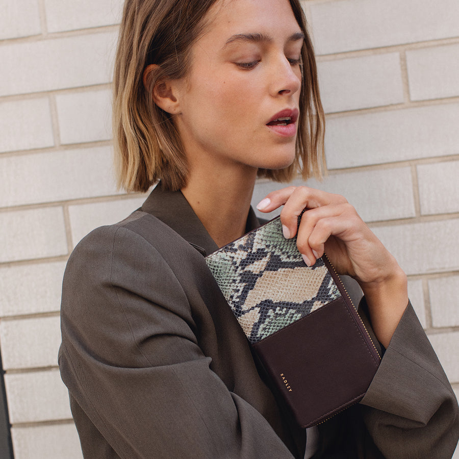 Chilworth Street Leather Large Zip Around Wallet in Pine Needle - 112099