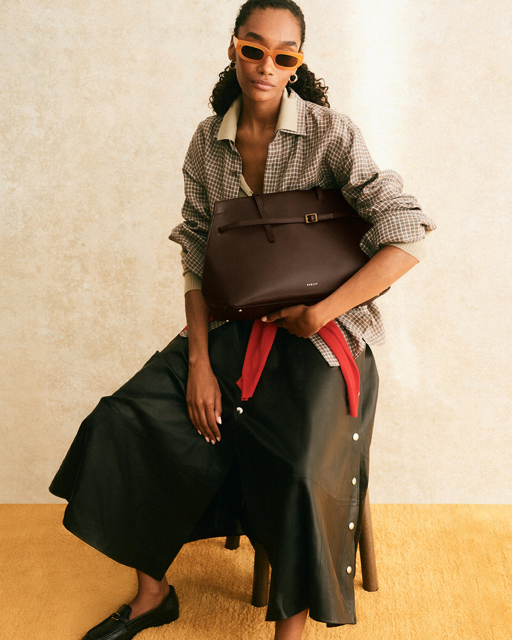 The Christina Large Ziptop Shoulder Dark Oak  - 112196