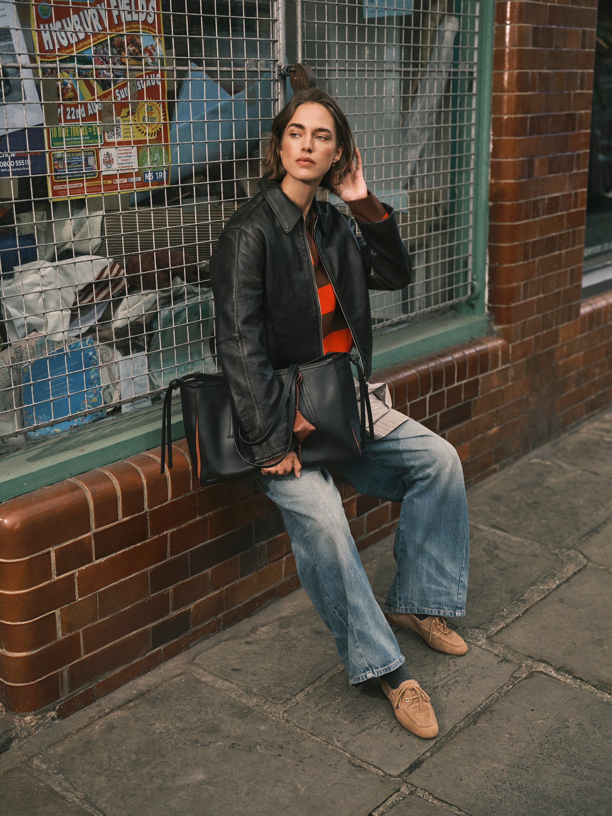 The Connaught Large Open Top Shoulder Black - 113129