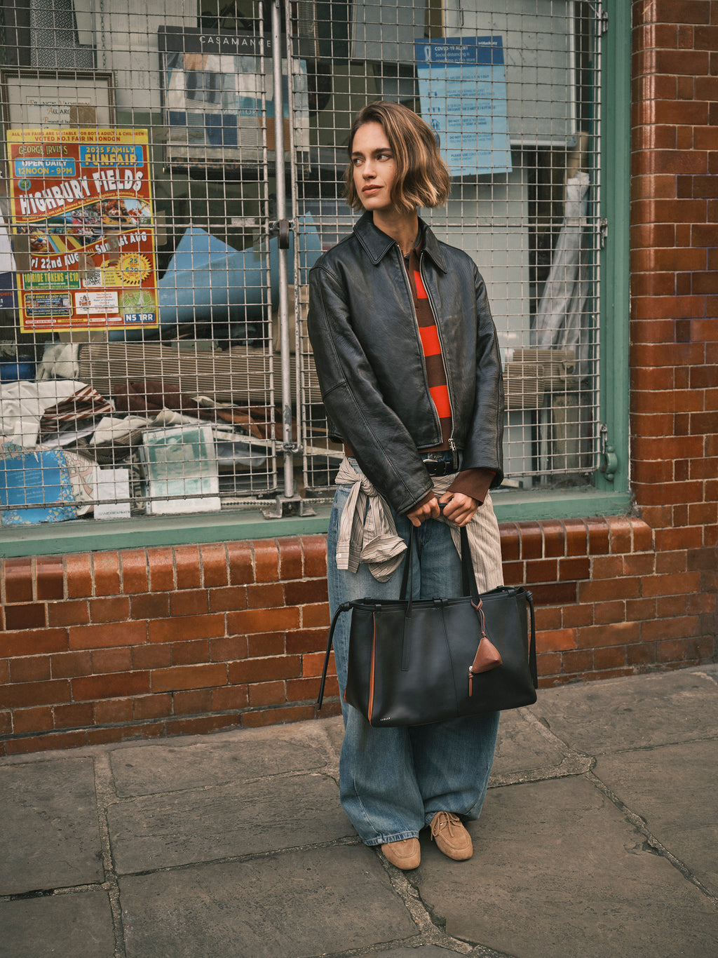 THE CONNAUGHT LARGE OPEN TOP SHOULDER BLACK
