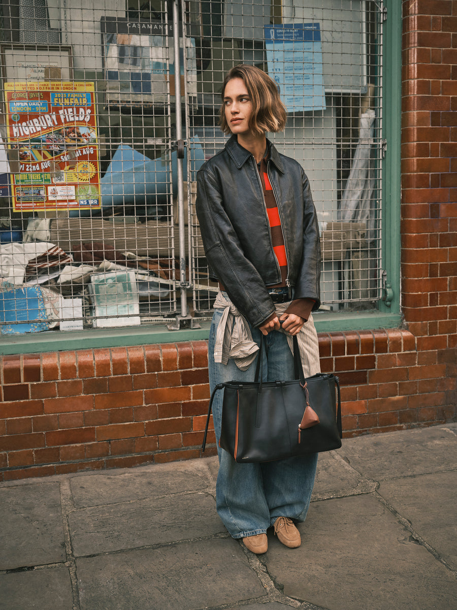 The Connaught Large Open Top Shoulder Black - 113129