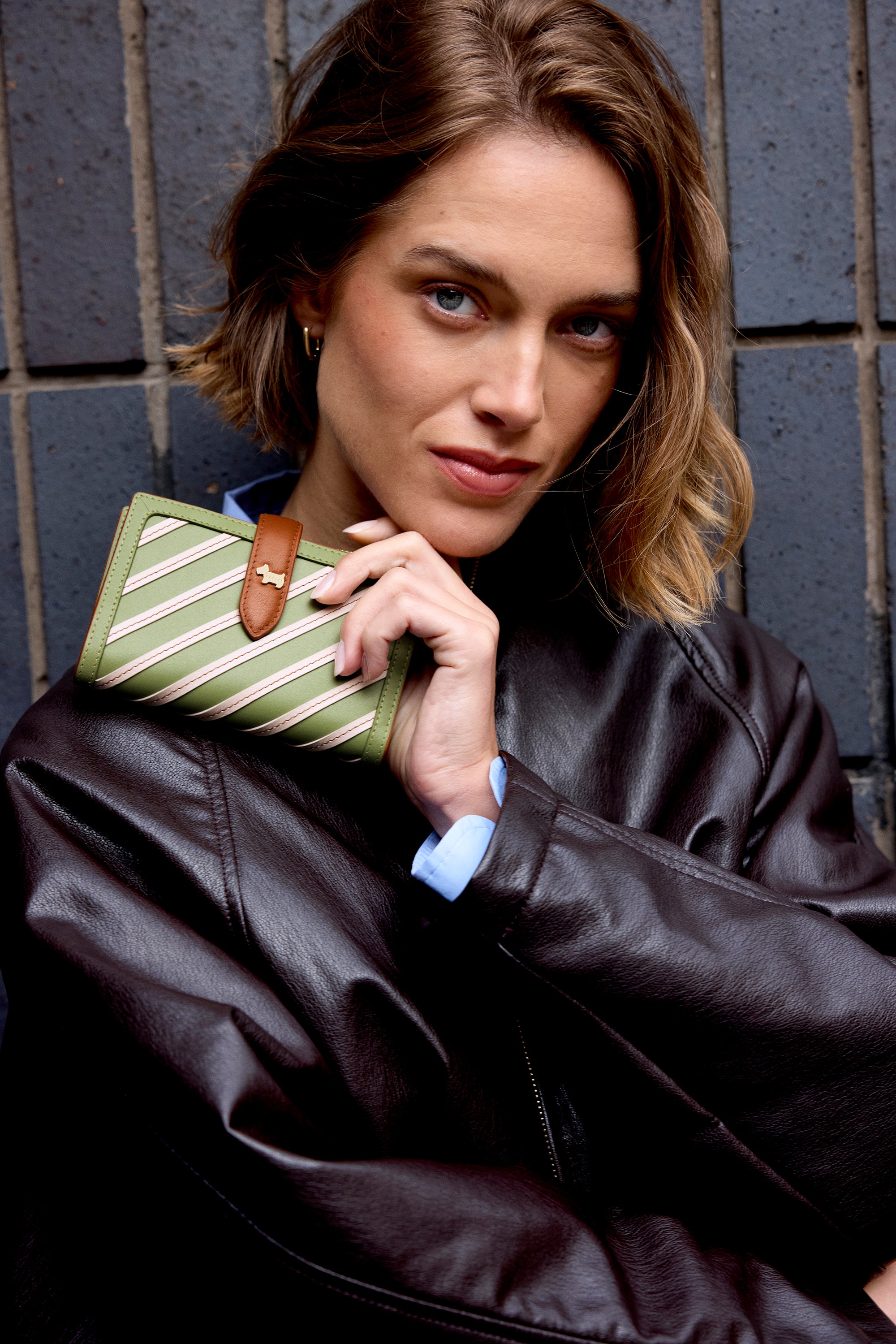 Willis Street - Stripe Medium Bifold Purse Apple - 113198