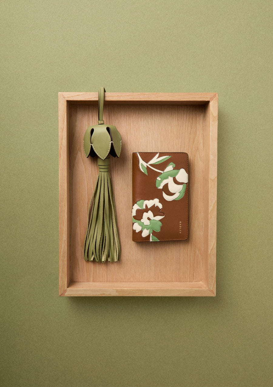 Cognac Medium Purse & Apple Charm