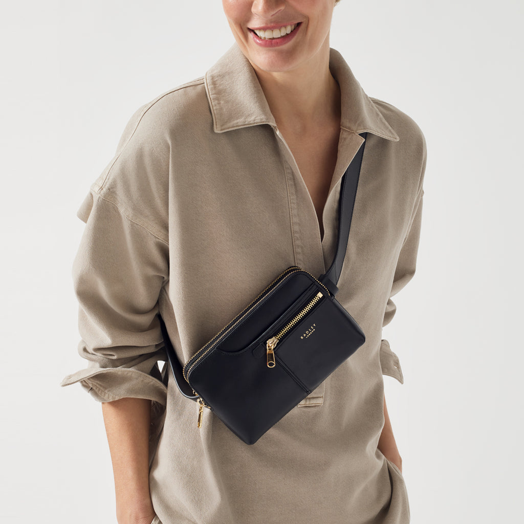 Pockets Leather Small Ziptop Crossbody Bag in Black - H1690001