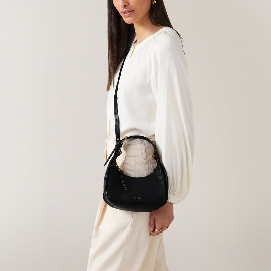 Earl Street Leather Small Ziptop Grab Bag in Black - H1996001