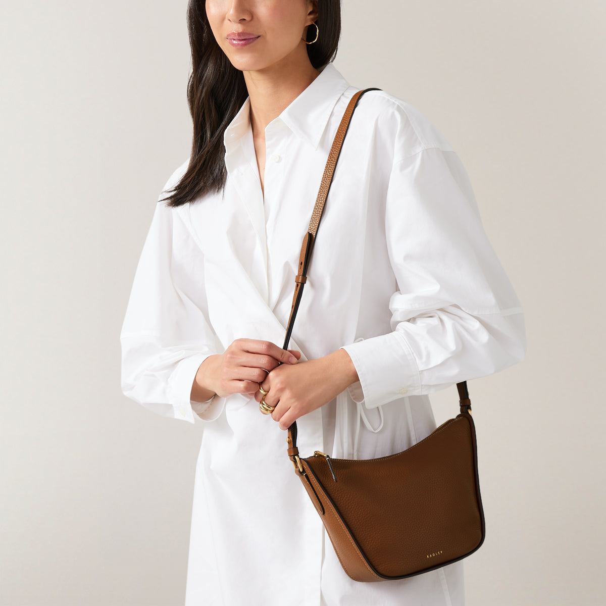 Oak Street Leather Small Ziptop Crossbody Bag in Saddle - H2011211
