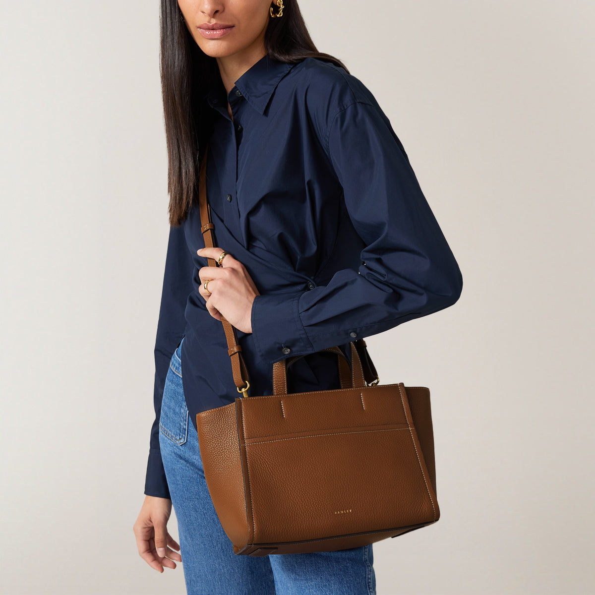 Oak Street Leather Medium Ziptop Tote Bag in Saddle - H2022211