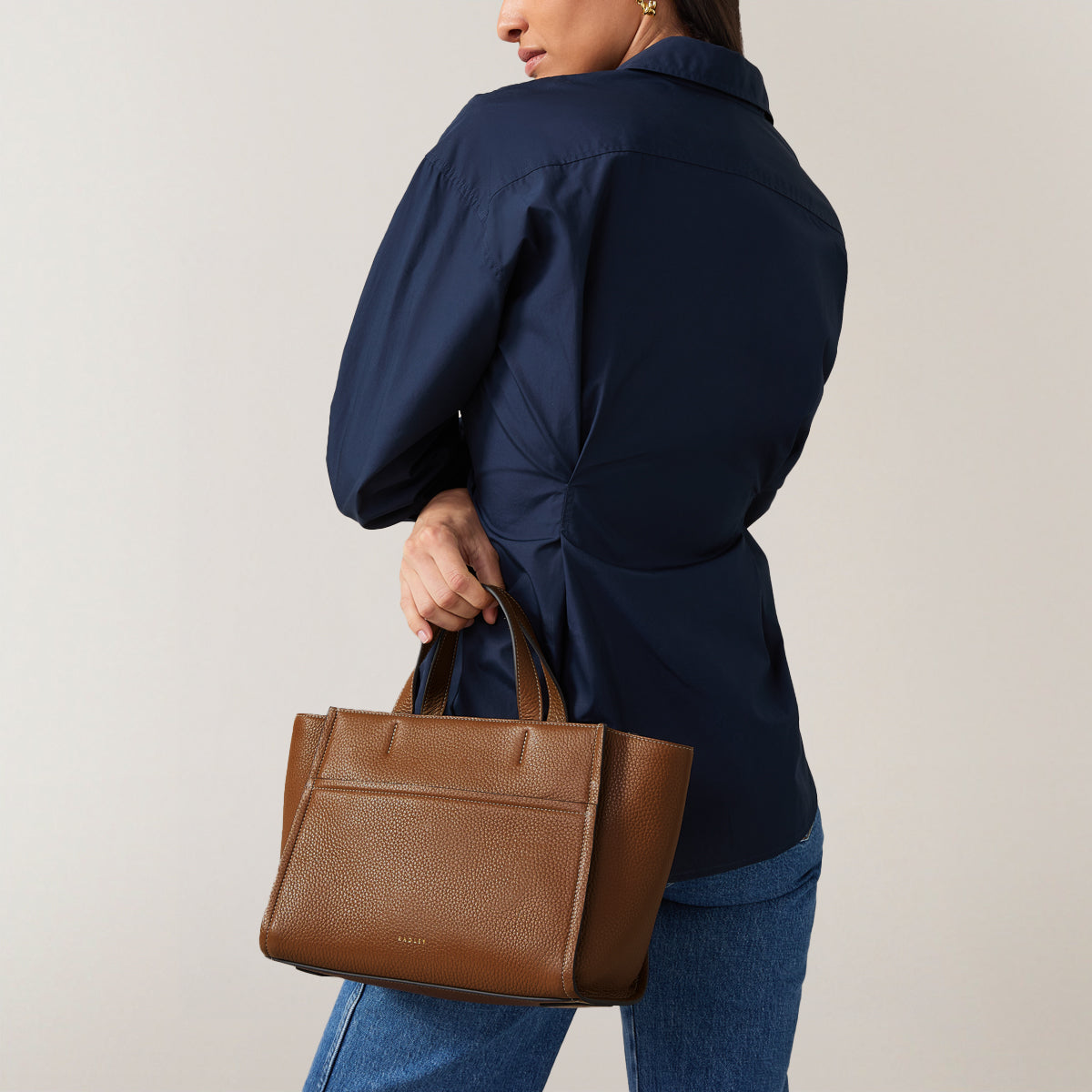 Oak Street Leather Medium Ziptop Tote Bag in Saddle - H2022211
