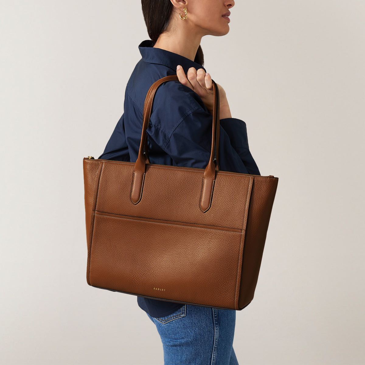 Oak Street Leather Medium Ziptop Tote Bag in Saddle - H2022211