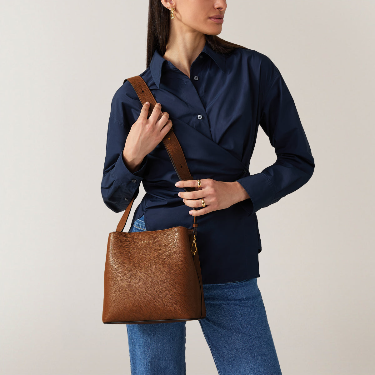 Dukes Place Leather Medium Compartment Crossbody Bag in Saddle - H2027211