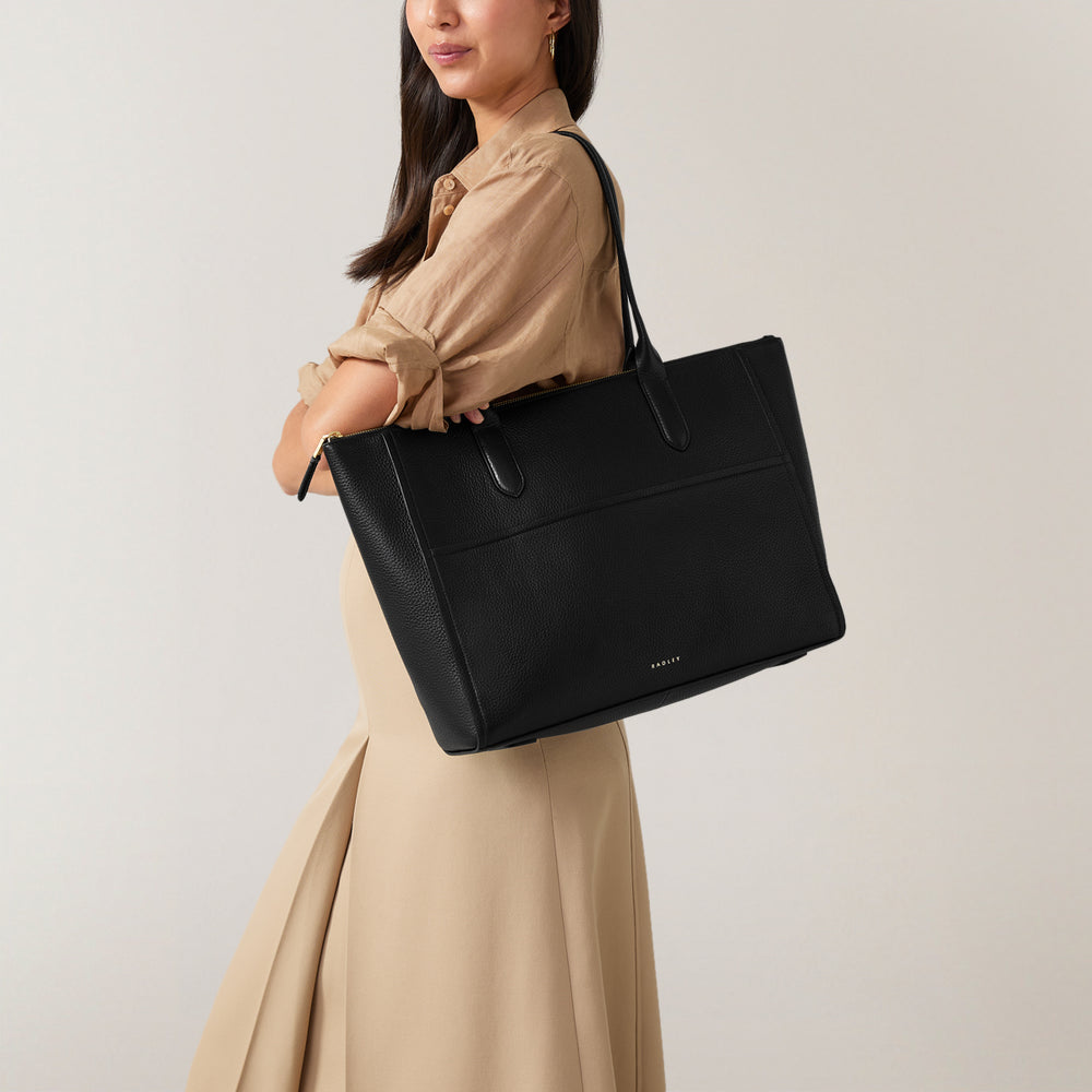 Oak Street Leather Medium Ziptop Tote Bag in Black - H2068001