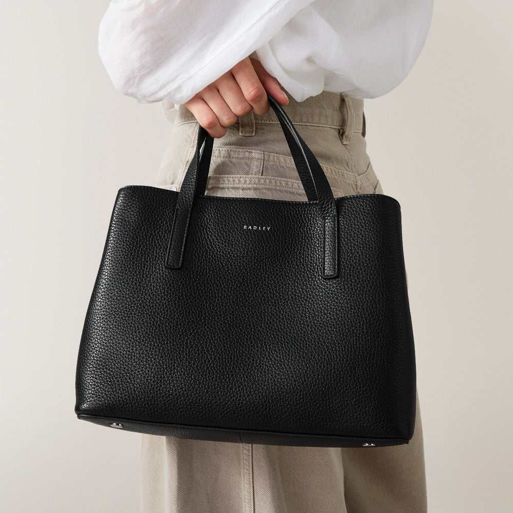 Dukes Place Leather Medium Ziptop Grab Bag in Black - H2464001